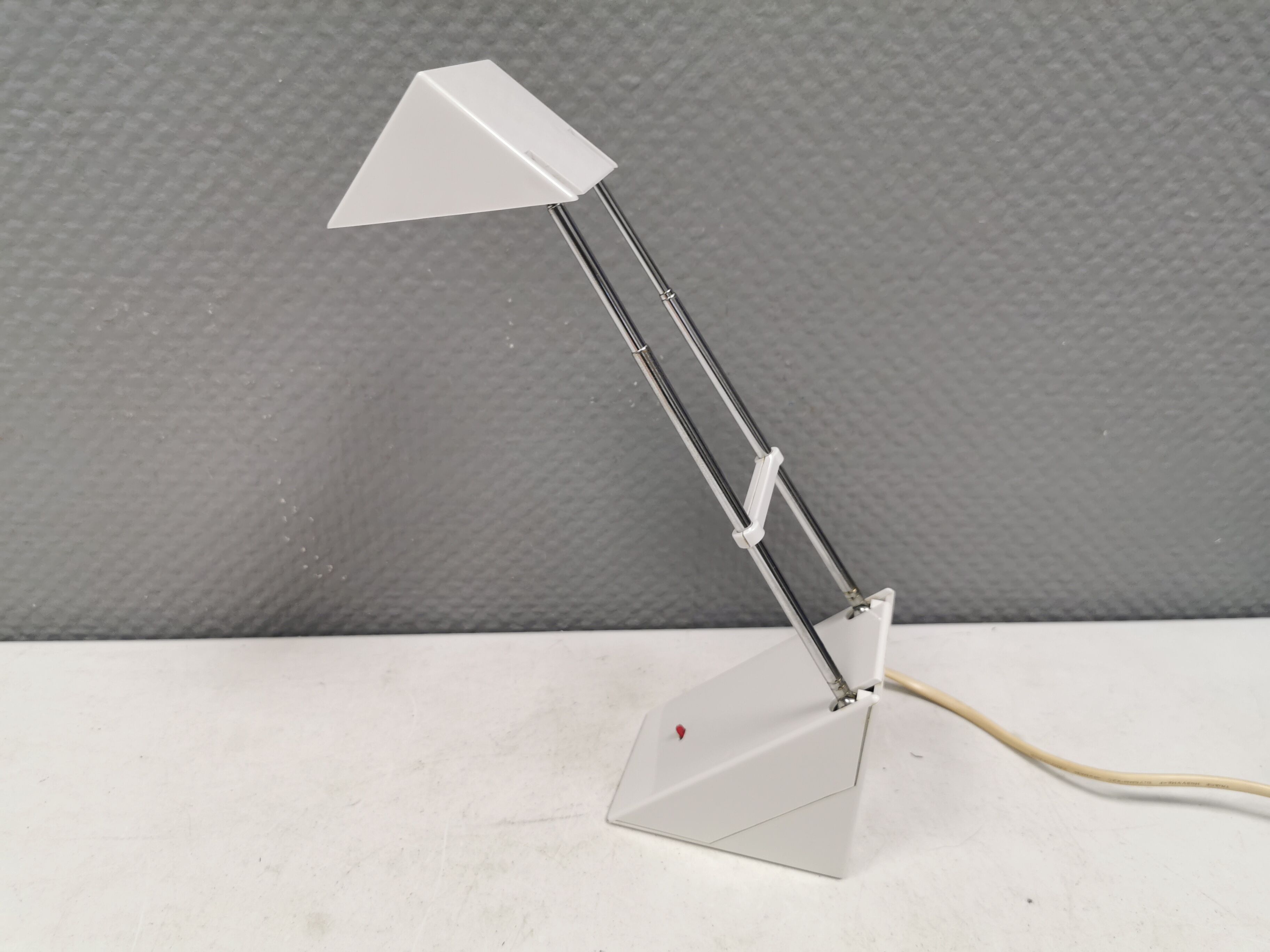 Vintage minimalist white telescopic adjustable lamp from Ikea Sweden 1991