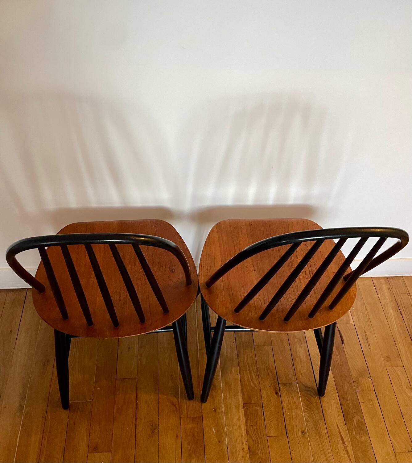 Set of 2 Svensk tillverkning chairs