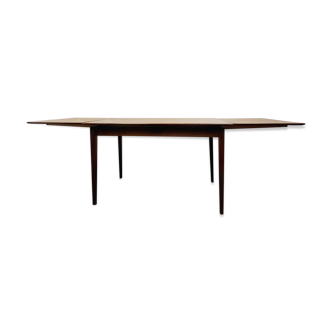Table extendable to 230 cm