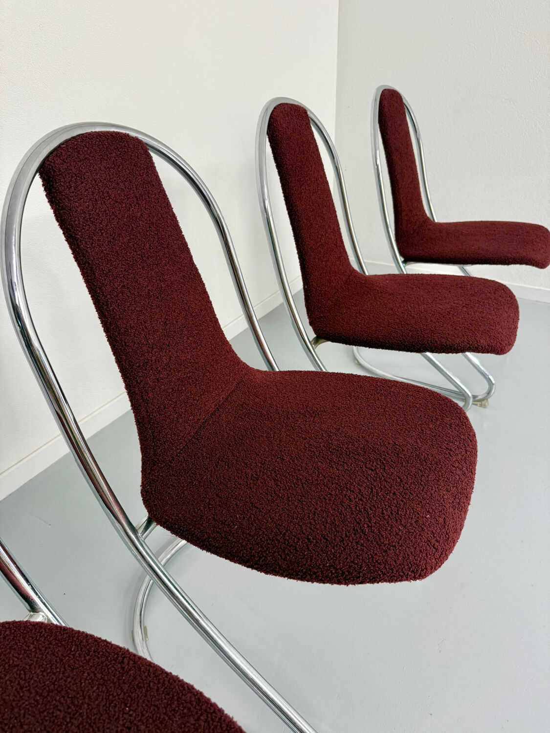 Set of 4 tubular chairs, Italian design, 70s vintage, Cantilever