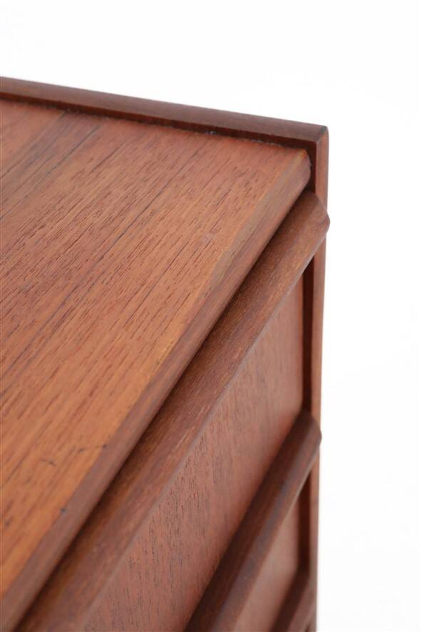 Mid-century teak chest of drawers / dresser / Danish modern design / 1960s