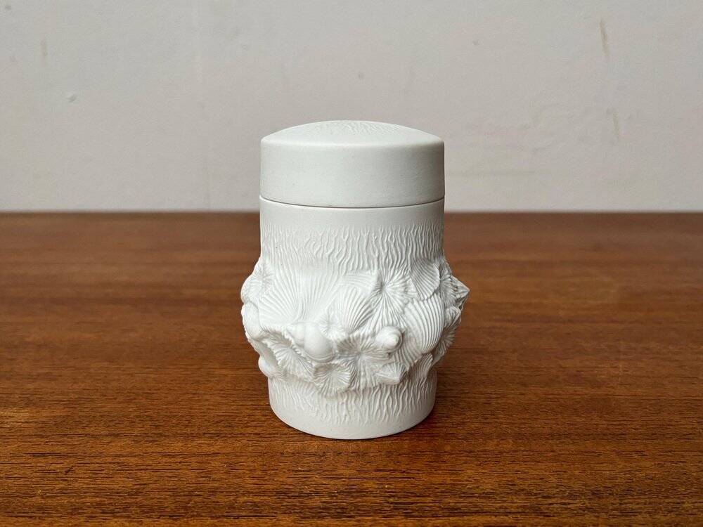 German mid-century white porcelain box with lid and shell motif by Kaiser, 1960s.