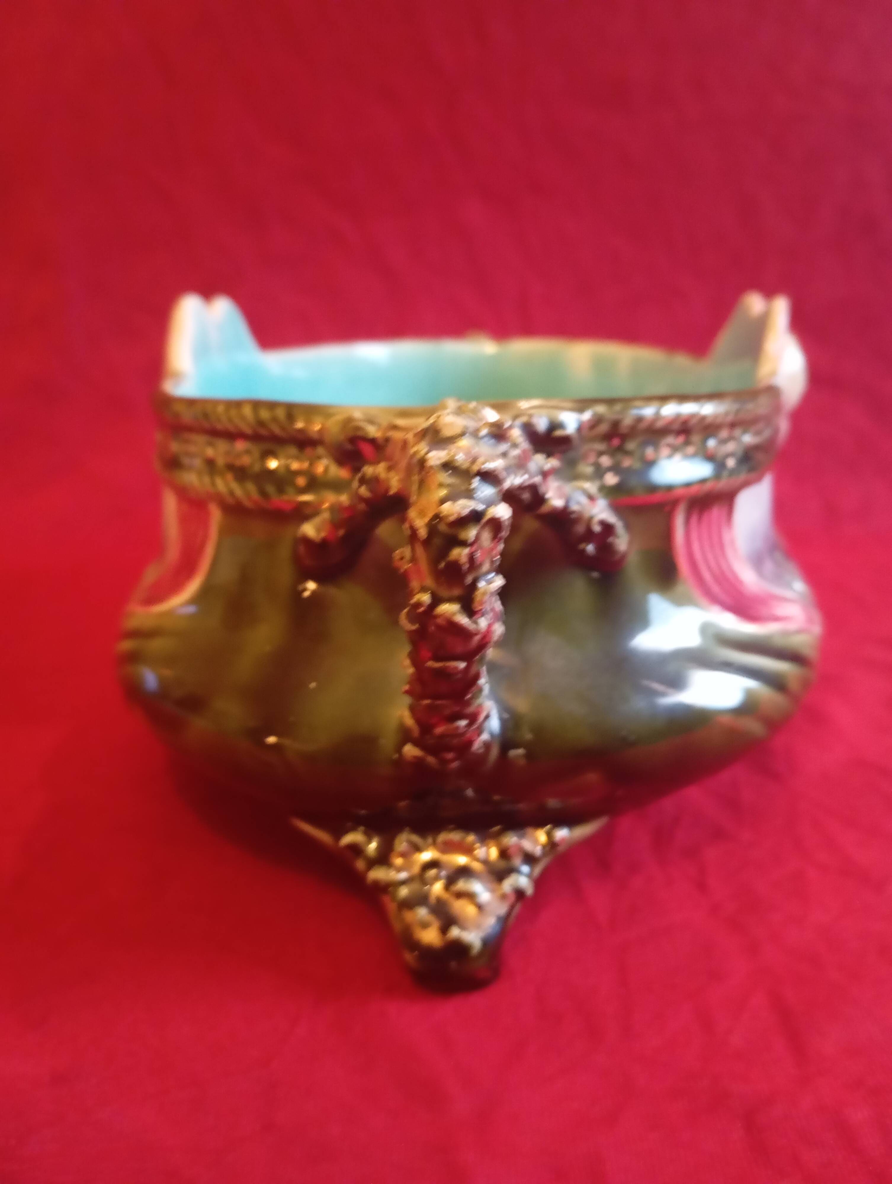 Jardiniere in barbotine