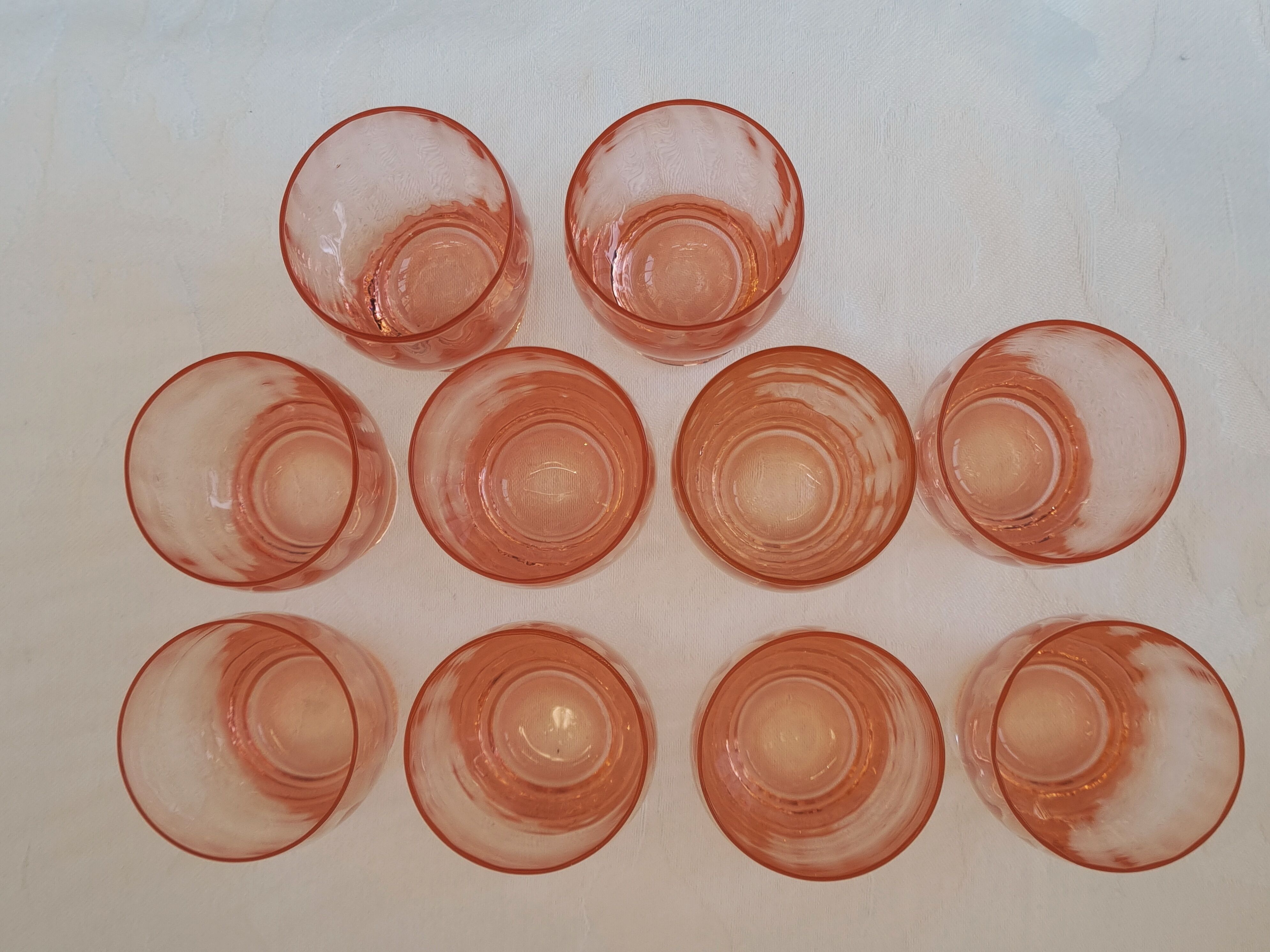 Set of 10 very fine glasses of pink color