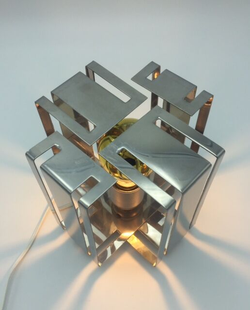 Table lamp