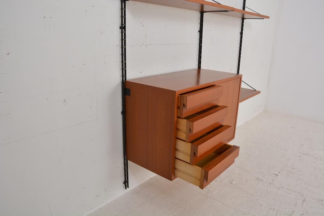 Modular Italian wall shelf, dating from the 60s