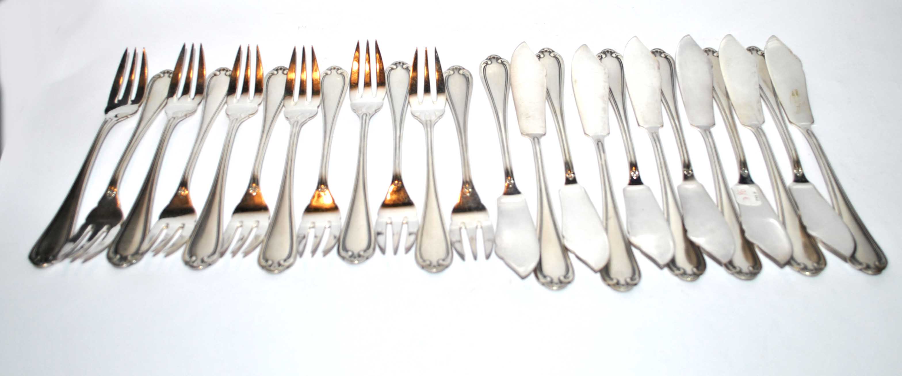 Set of 24 vintage fish cutlery in silver metal reneka