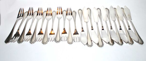 Set de 24 couverts à poisson vintage en métal argenté reneka