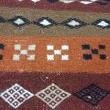 Kilim berbère fait à la main en pure laine multicolore 119 x 177 cm