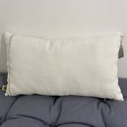 Coussin artisanal en toile ancienne style Kilim