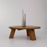 Table basse tripode ronde brutaliste en bois (Chêne) massif Circa 1960