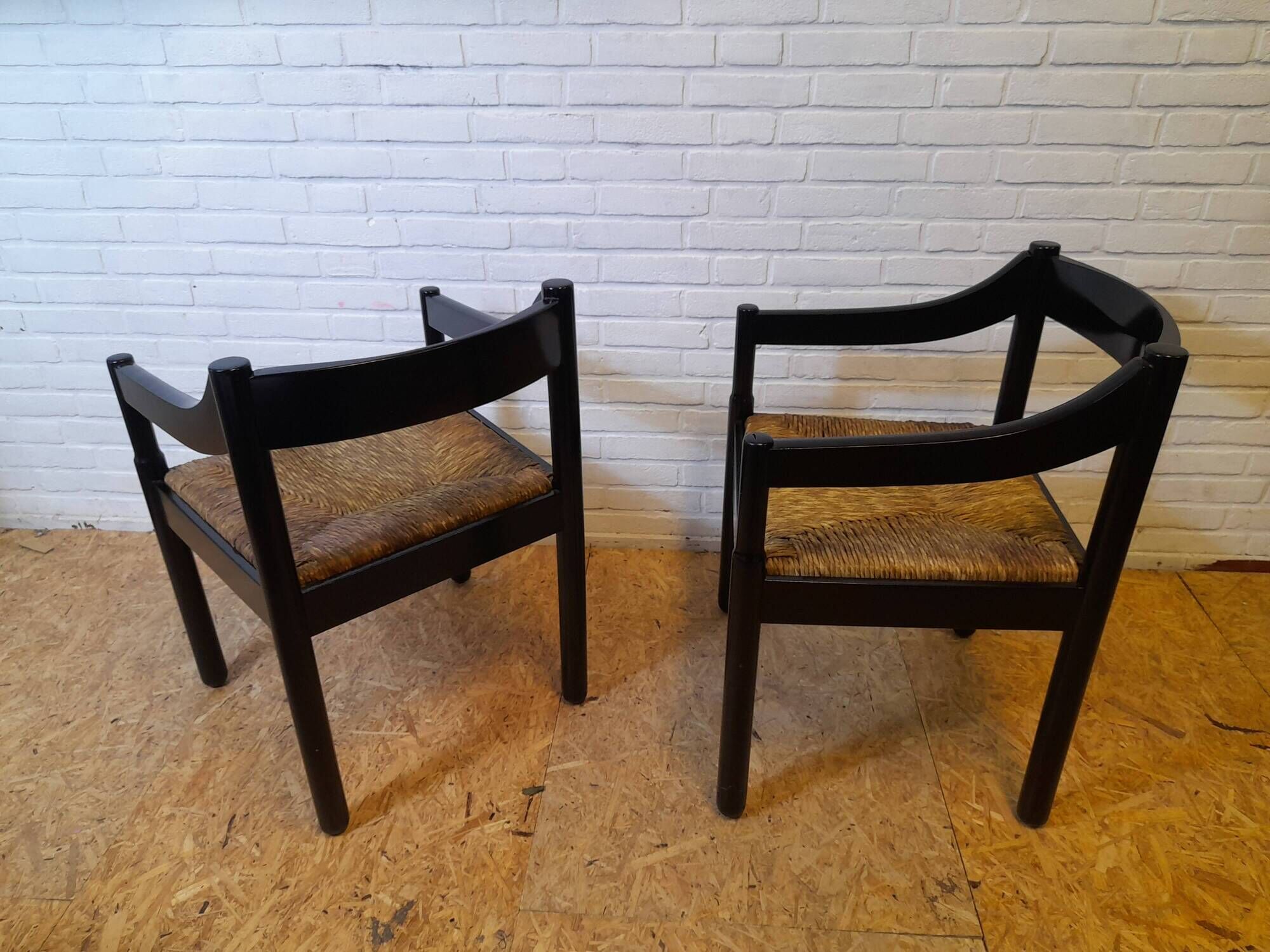Set of 4 Carimate chairs