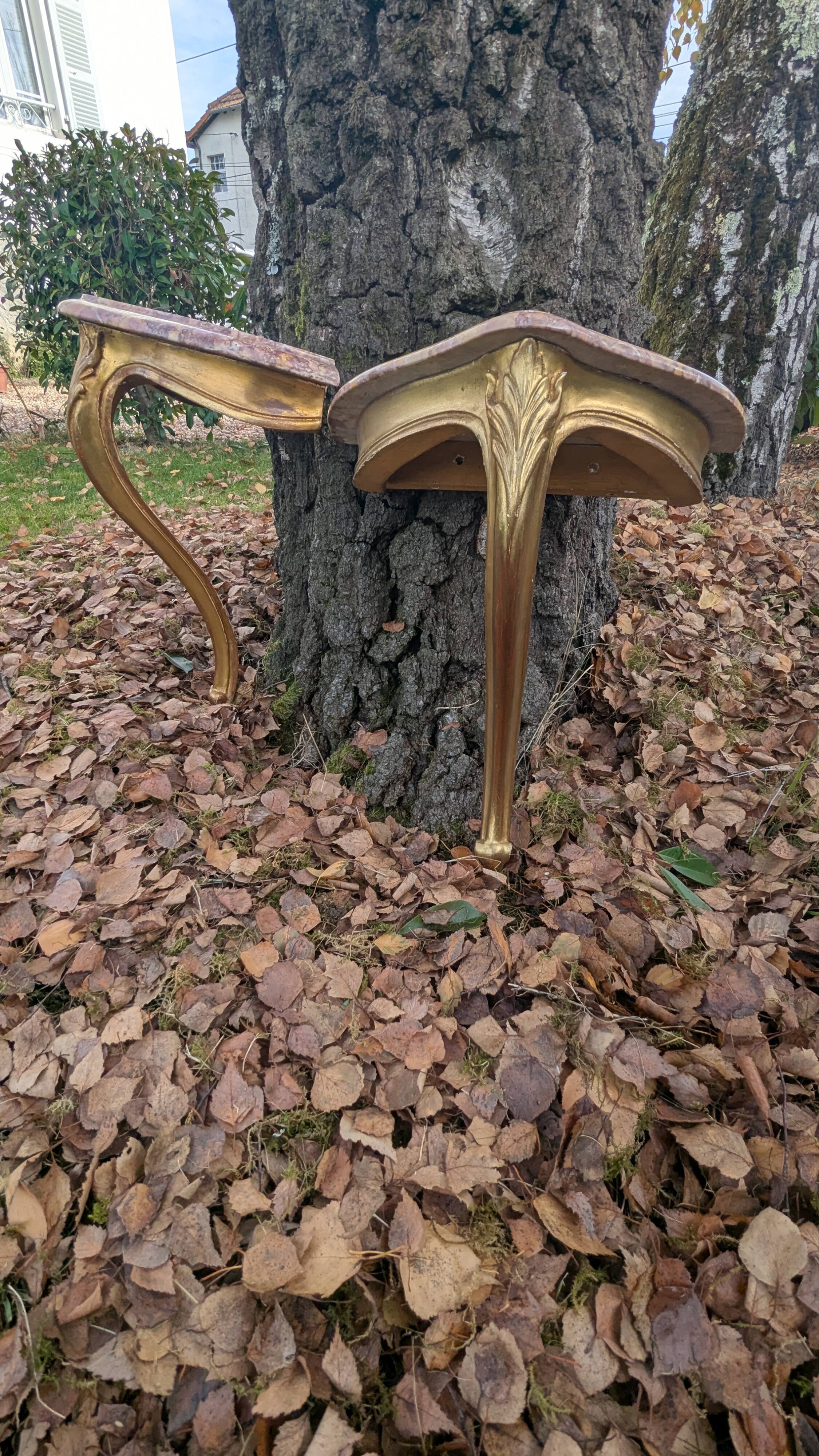 Consoles d'applique bois doré et marbre style Louis XV