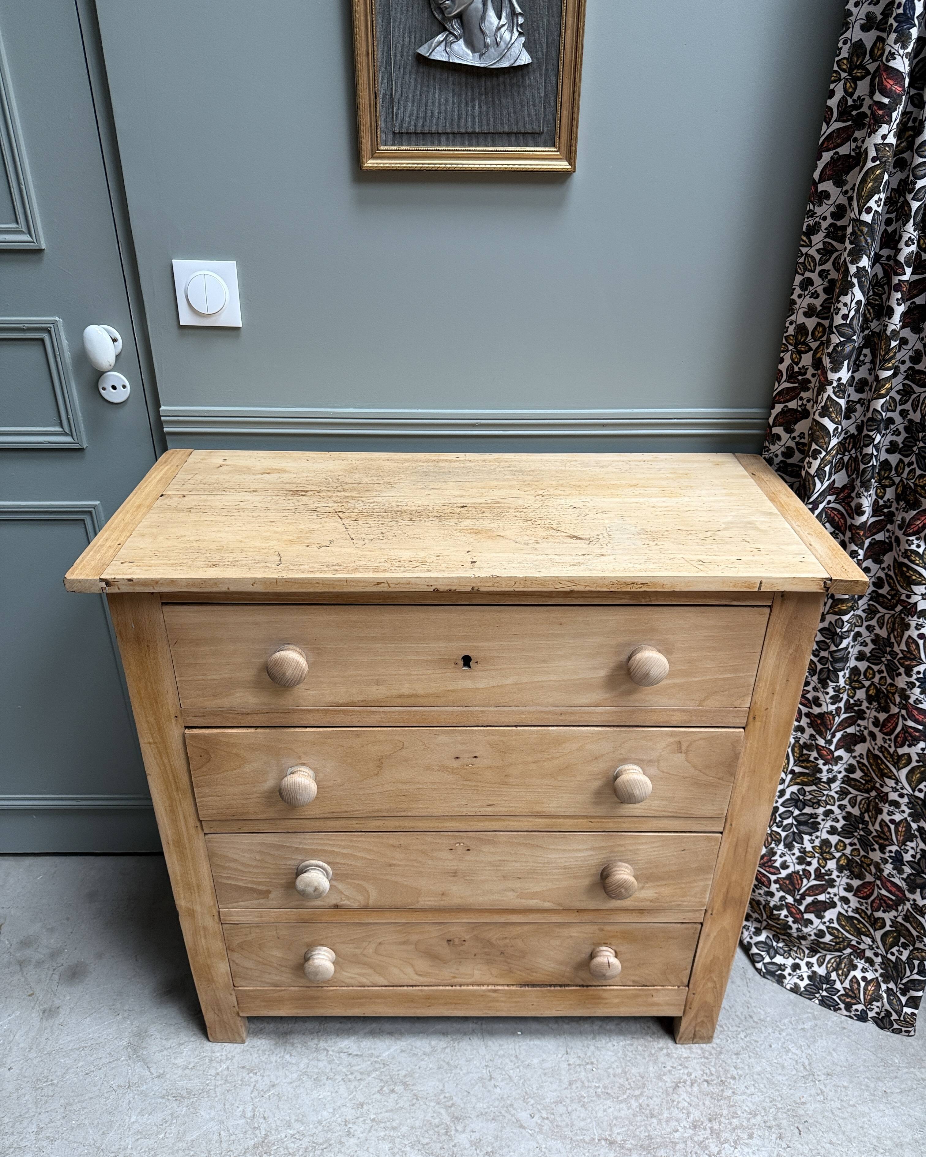 Commode vintage rénovée
