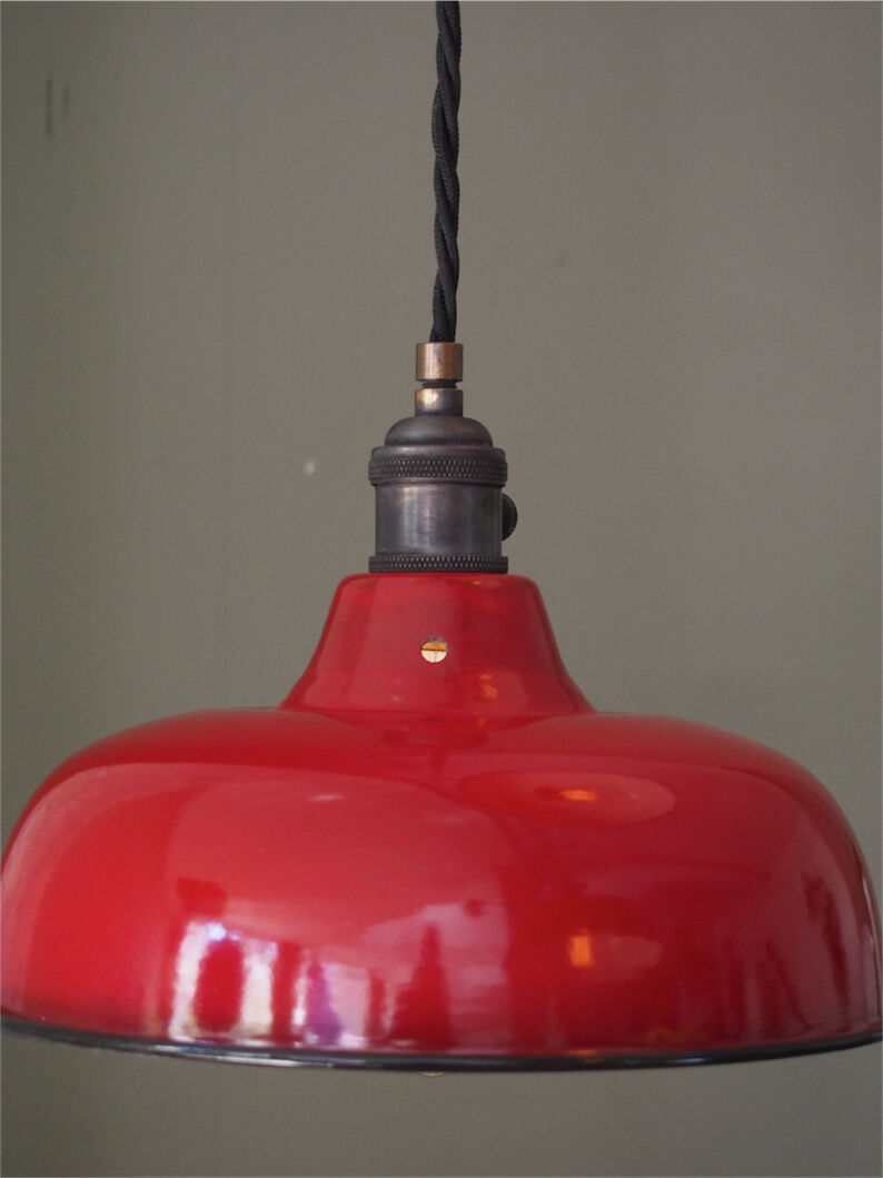 Day blind enamelled red industrial lamp