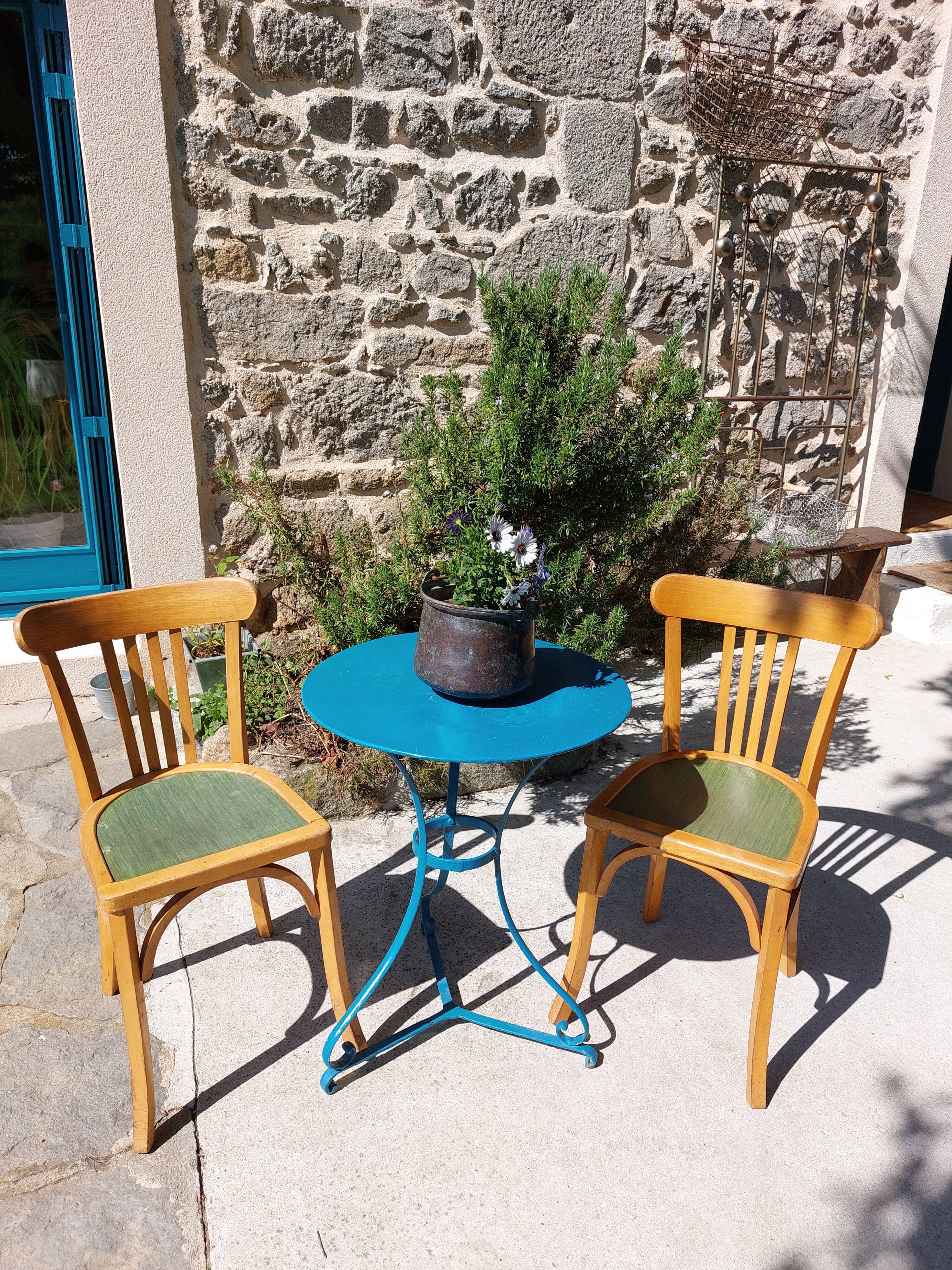 2 chaises bistrot bois et vertes