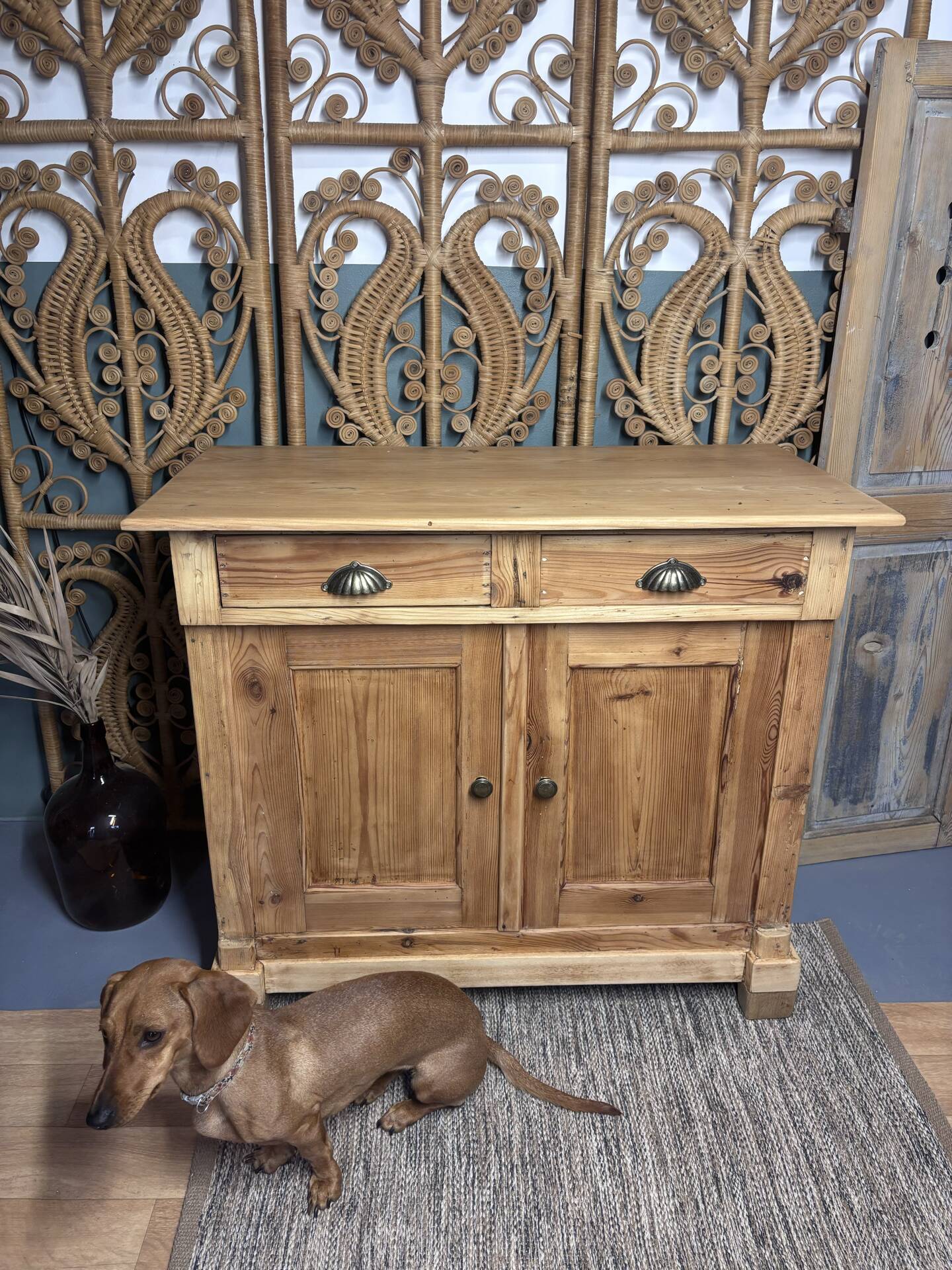 Pine buffet