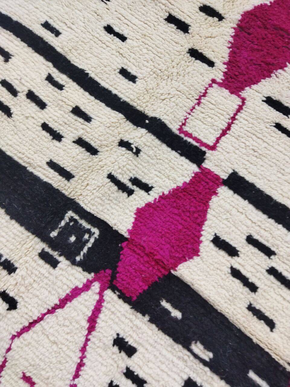 Handmade Moroccan Berber rug 284 x 176 CM