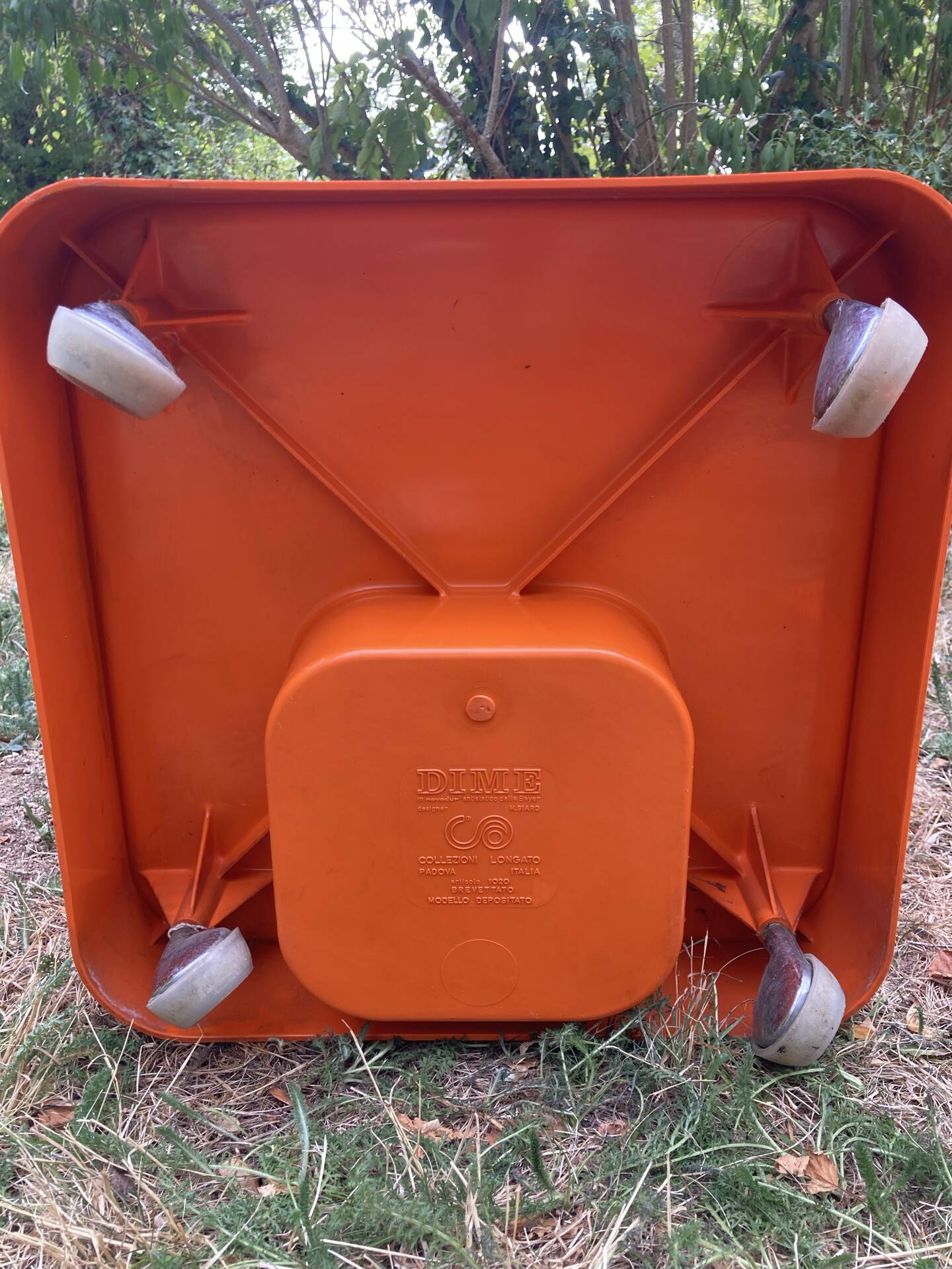 Assise de rangement Dime par Marcello Siard