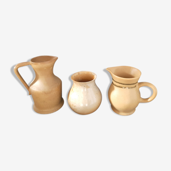 3 sandstone pots