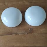 Set of 2 identical half-globes in white opaline.