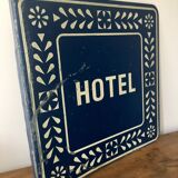 Two-sided iron plate Hotel and pottery