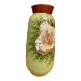 Vase en opaline à décor de cartouche émaillé or fin XIXe
