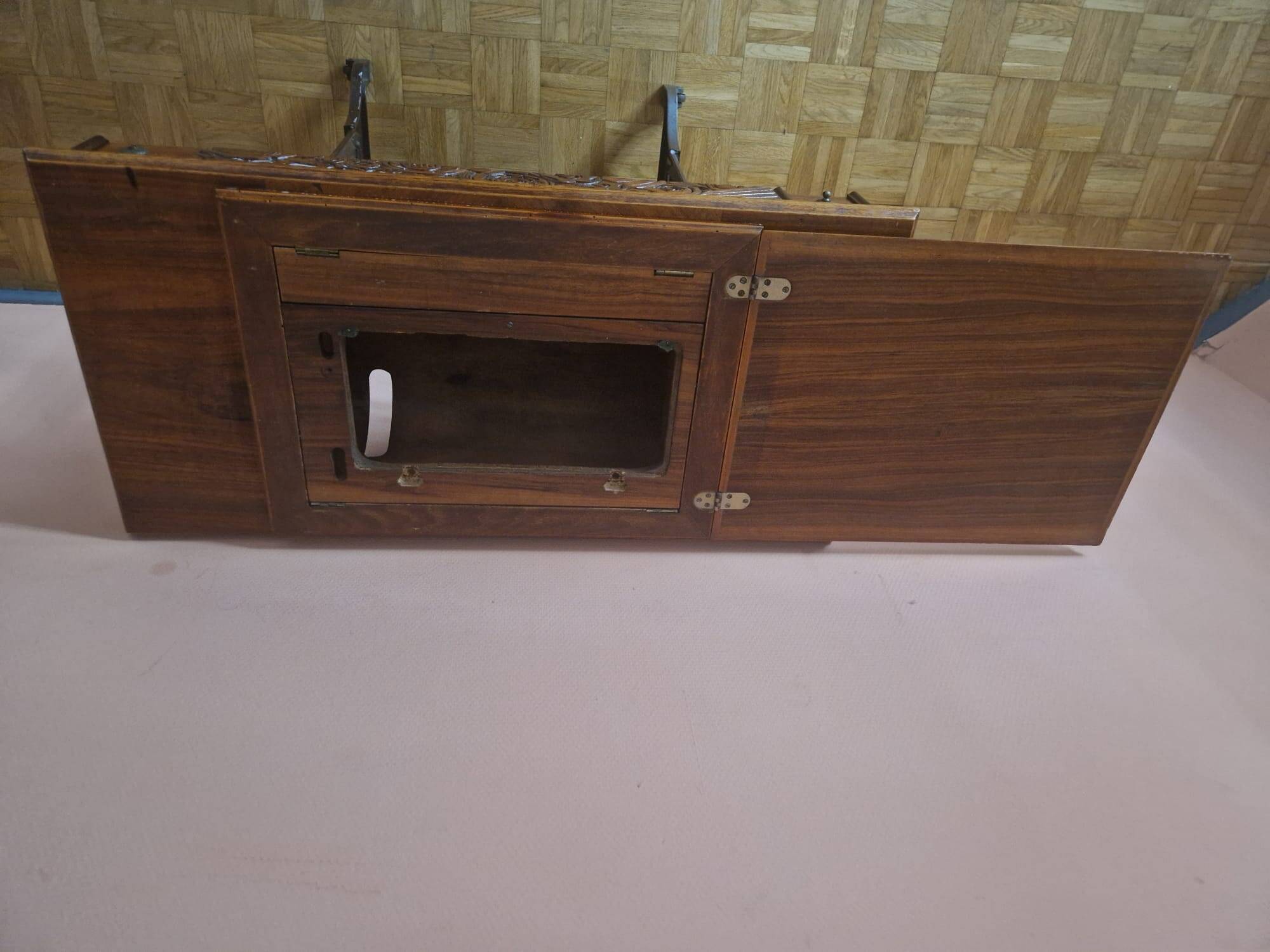 Sewing machine table