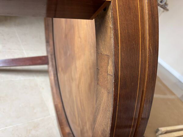 Table ronde années 1950 impeccable acajou