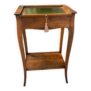 Small Louis XV period writing table in Walnut. 18th Century Period