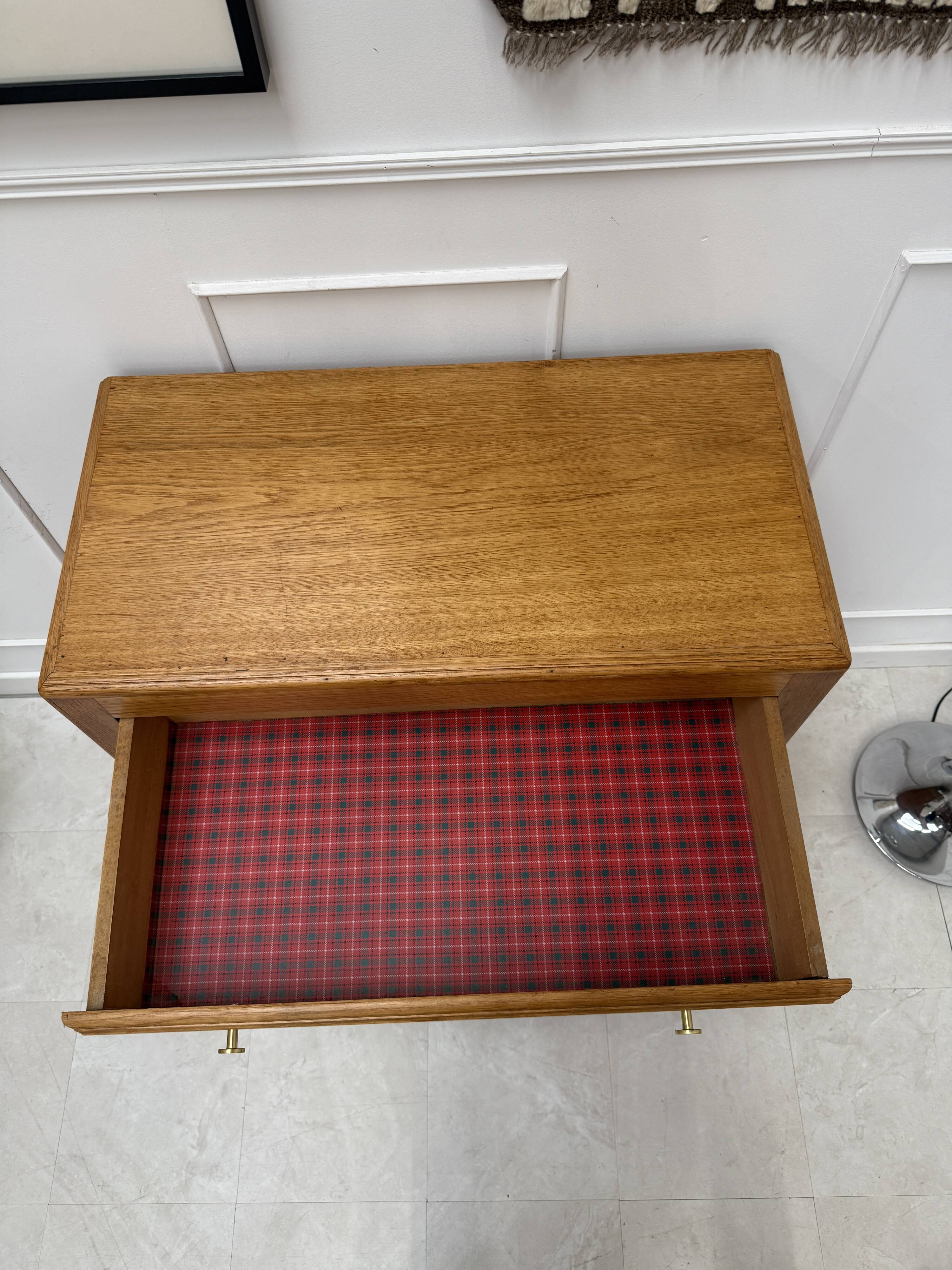 Vintage oak chest of drawers