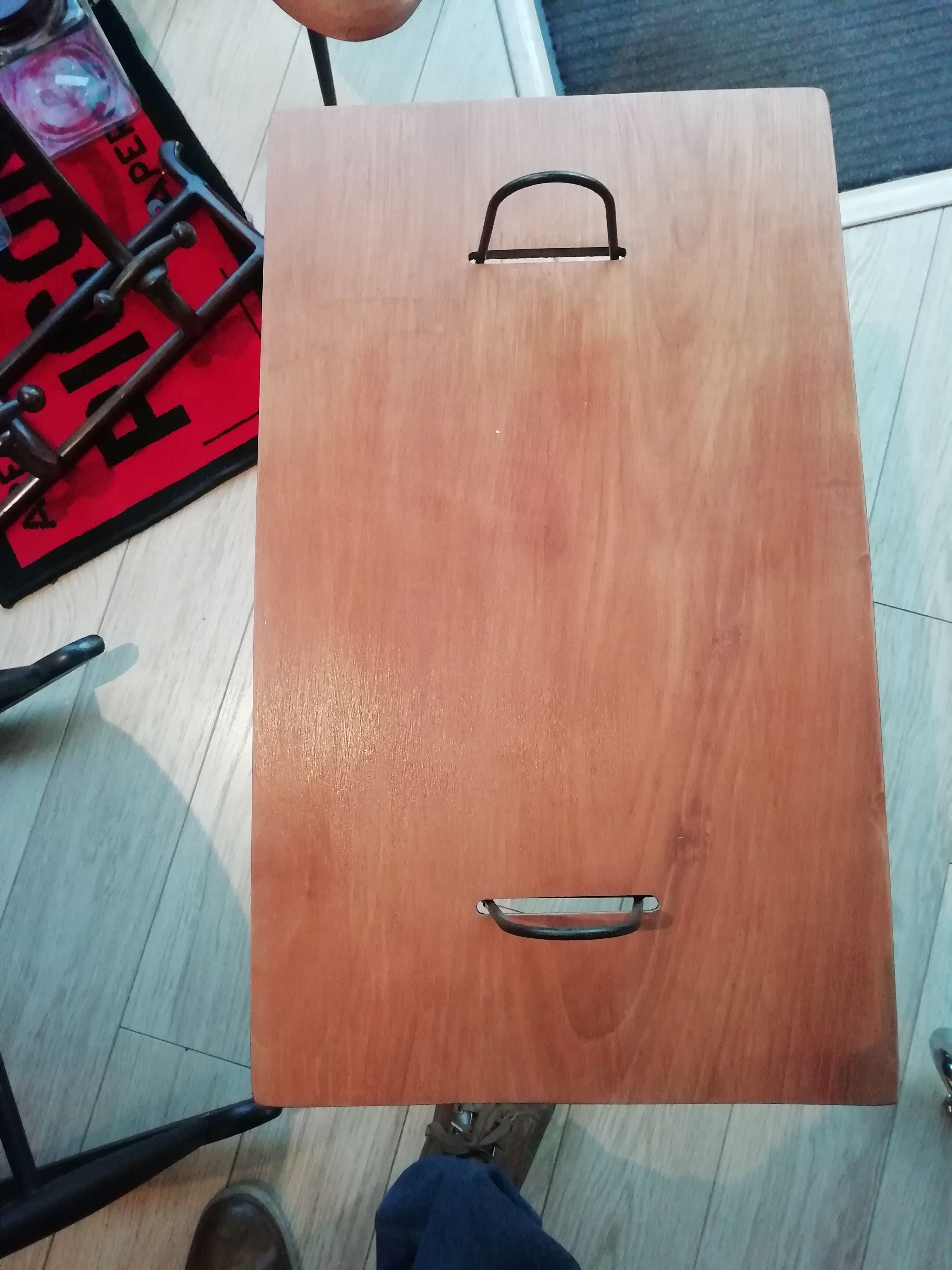 Table magazines rack