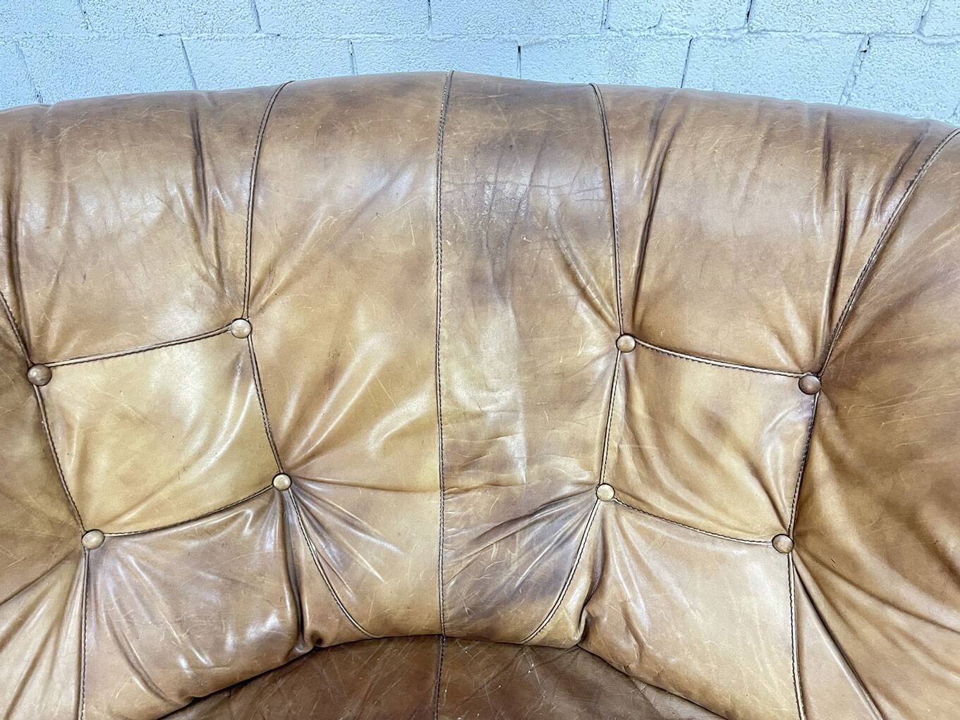 Fauteuil d'angle vintage en cuir, design italien des années 1970
