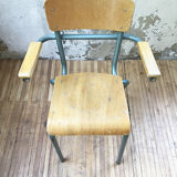 Master chair with armrests