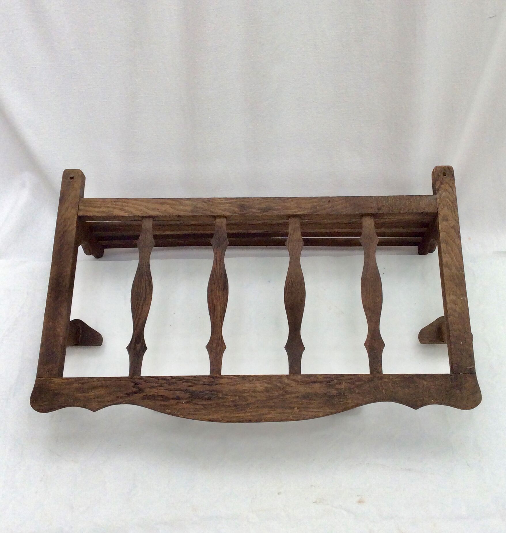 Porte manteau mural avec étagère en bois vintage
