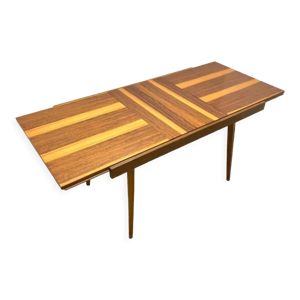 Table extensible en noyer, - design
