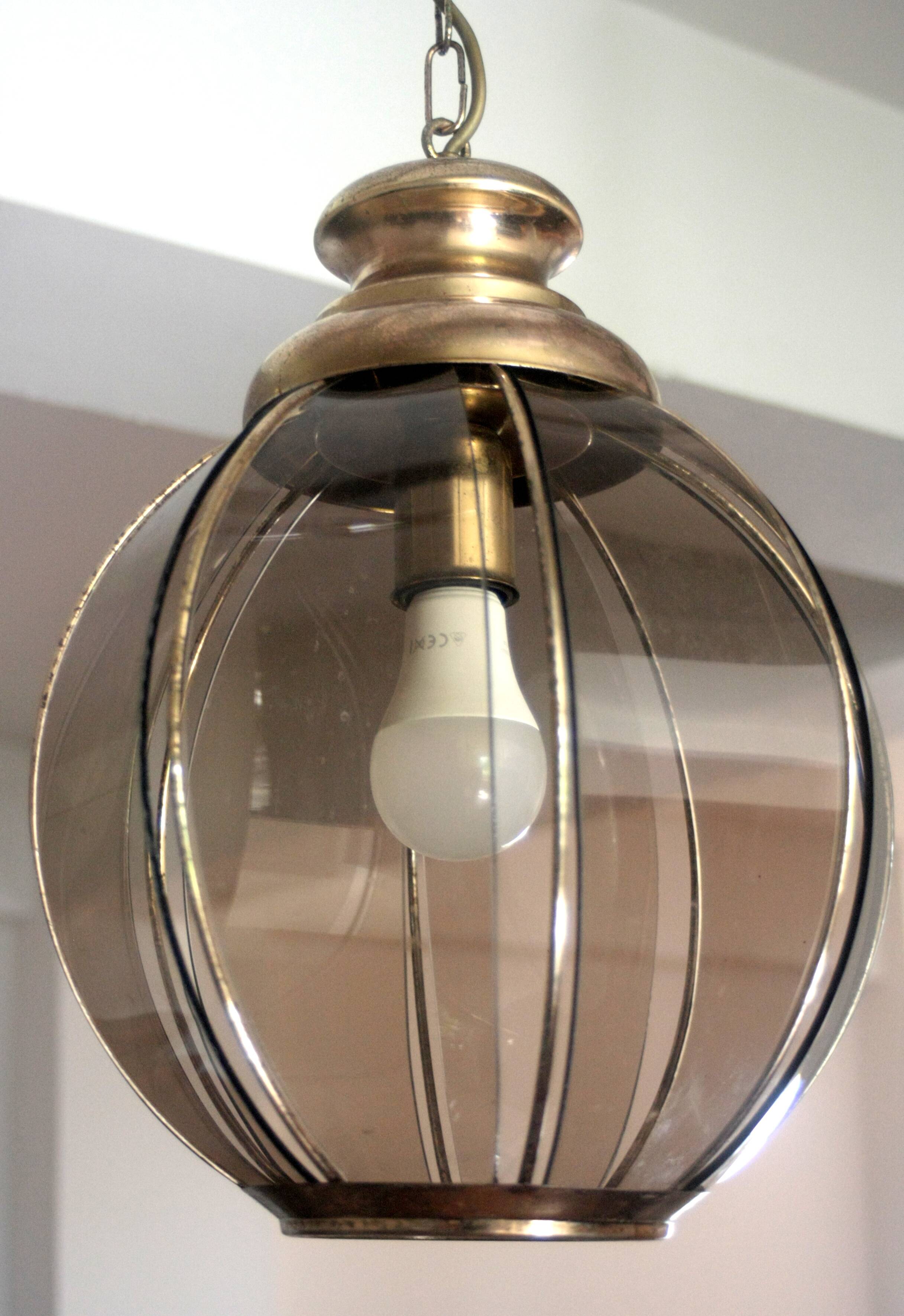 Lustre en laiton à segments de verre fumé, seconde moitié du XXe siècle