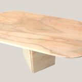 Table basse italienne ovale en marbre rose 1970-80