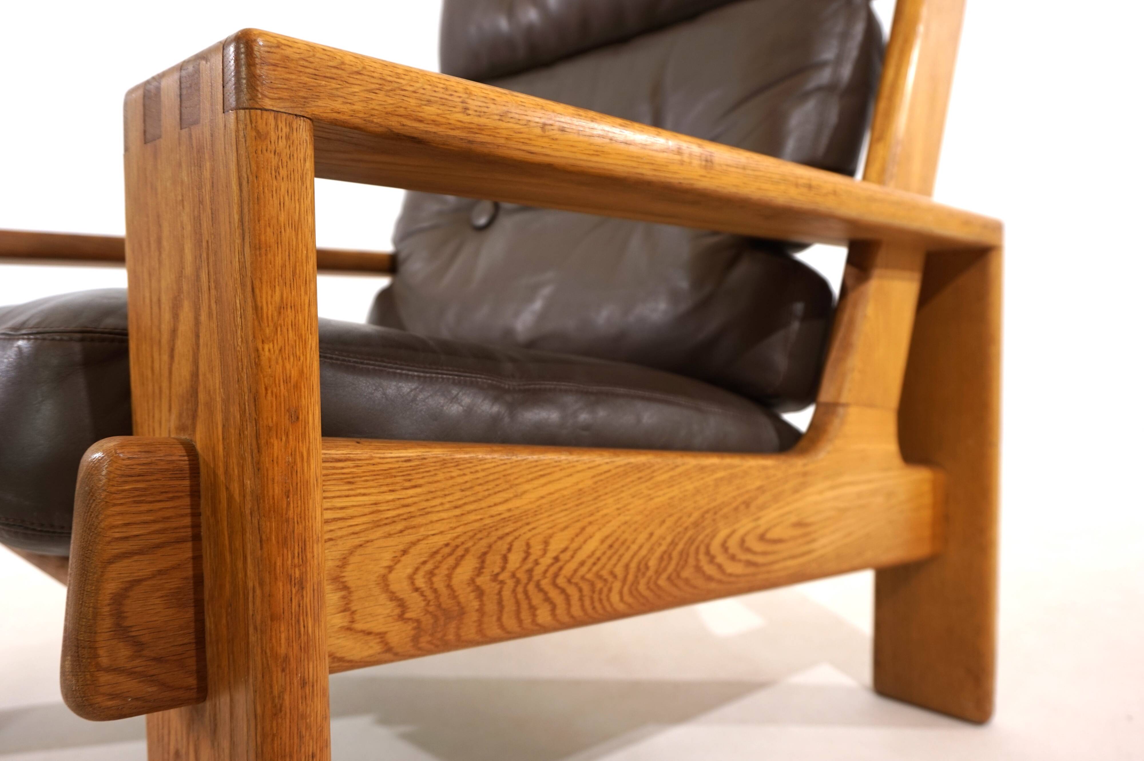 Fauteuil en cuir marron à dossier haut Asko Bonanza par Esko Pajamies
