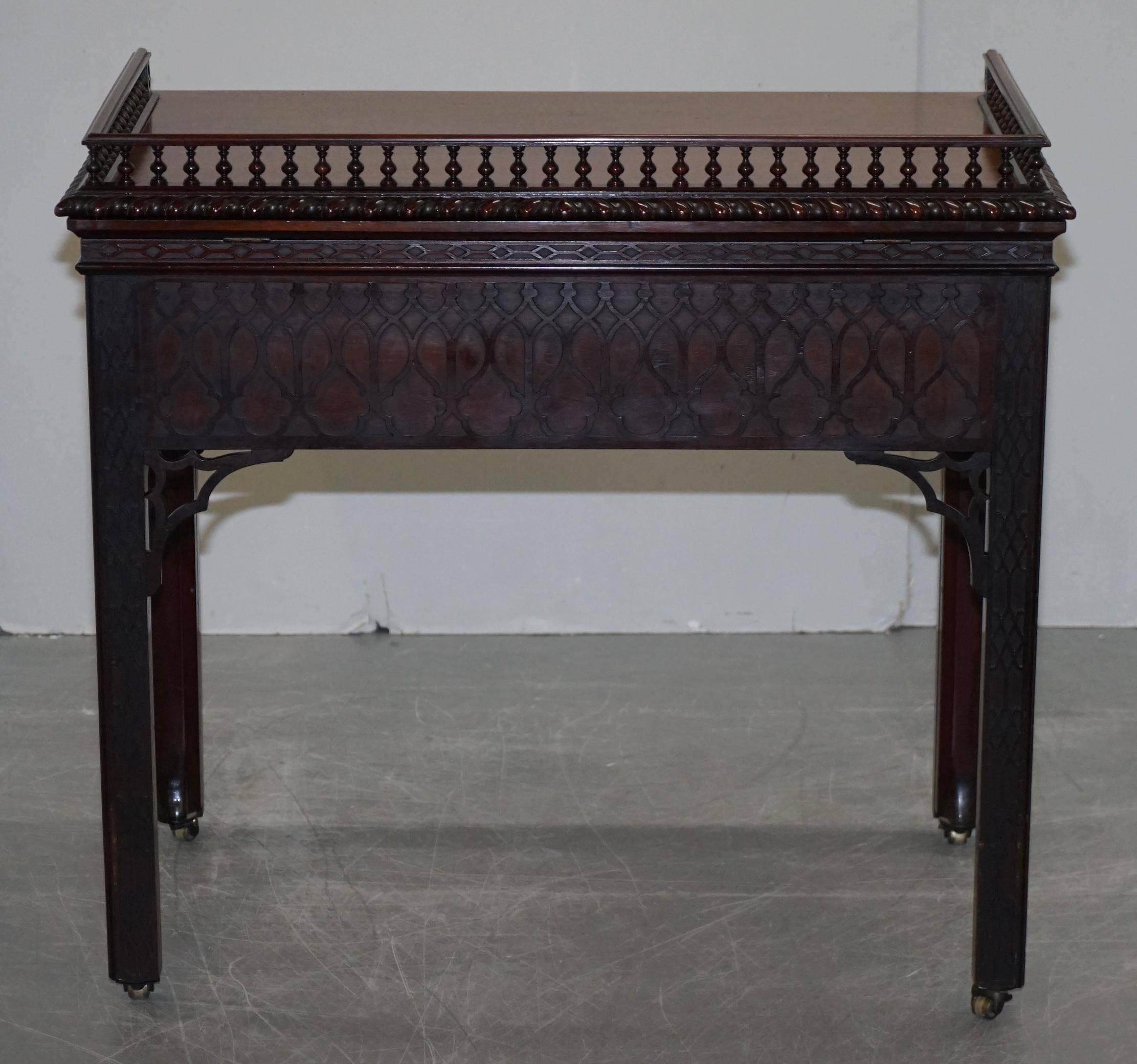 Bureau de travail d'architecte en bois dur George III Thomas Chippendale