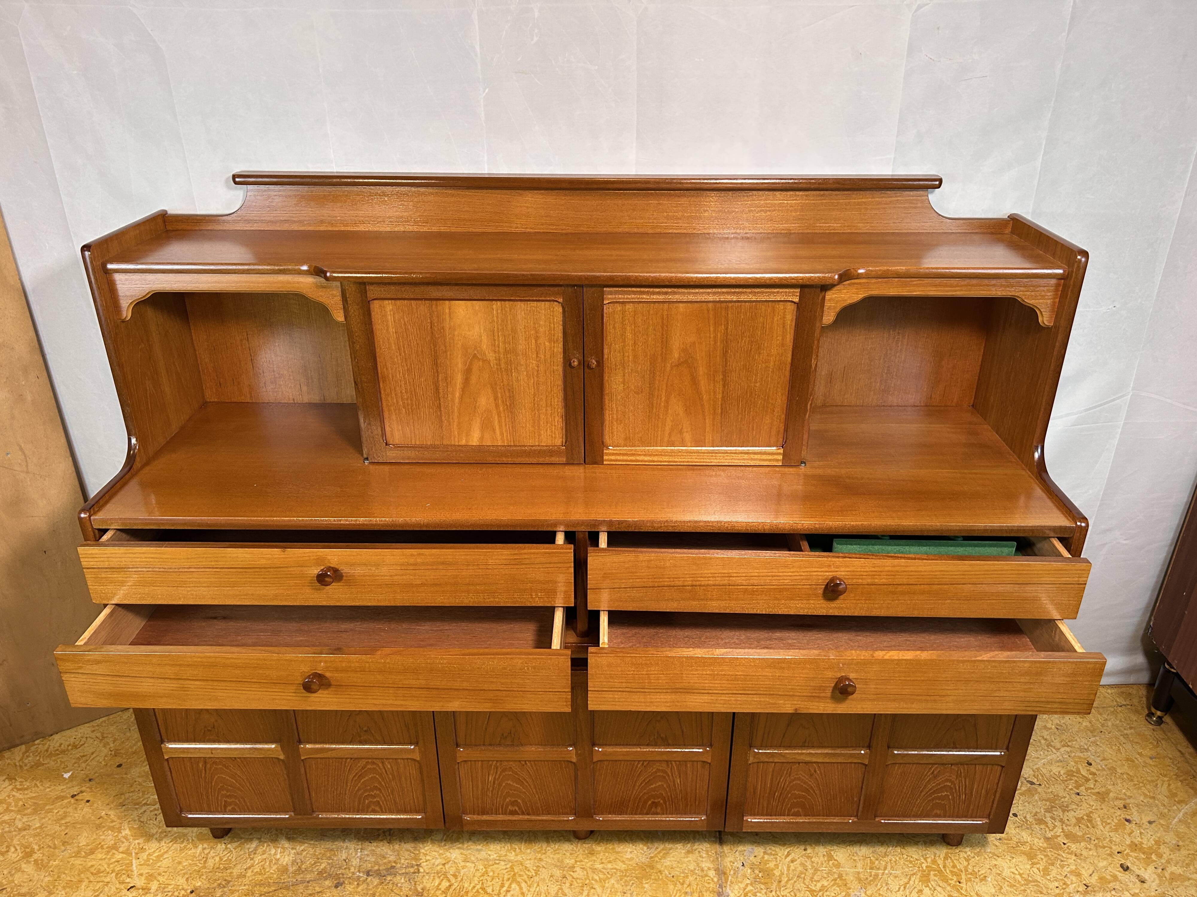 Mid-Century Retro Vintage Teak Highboard by Nathan 1960–1970  Exceptionally