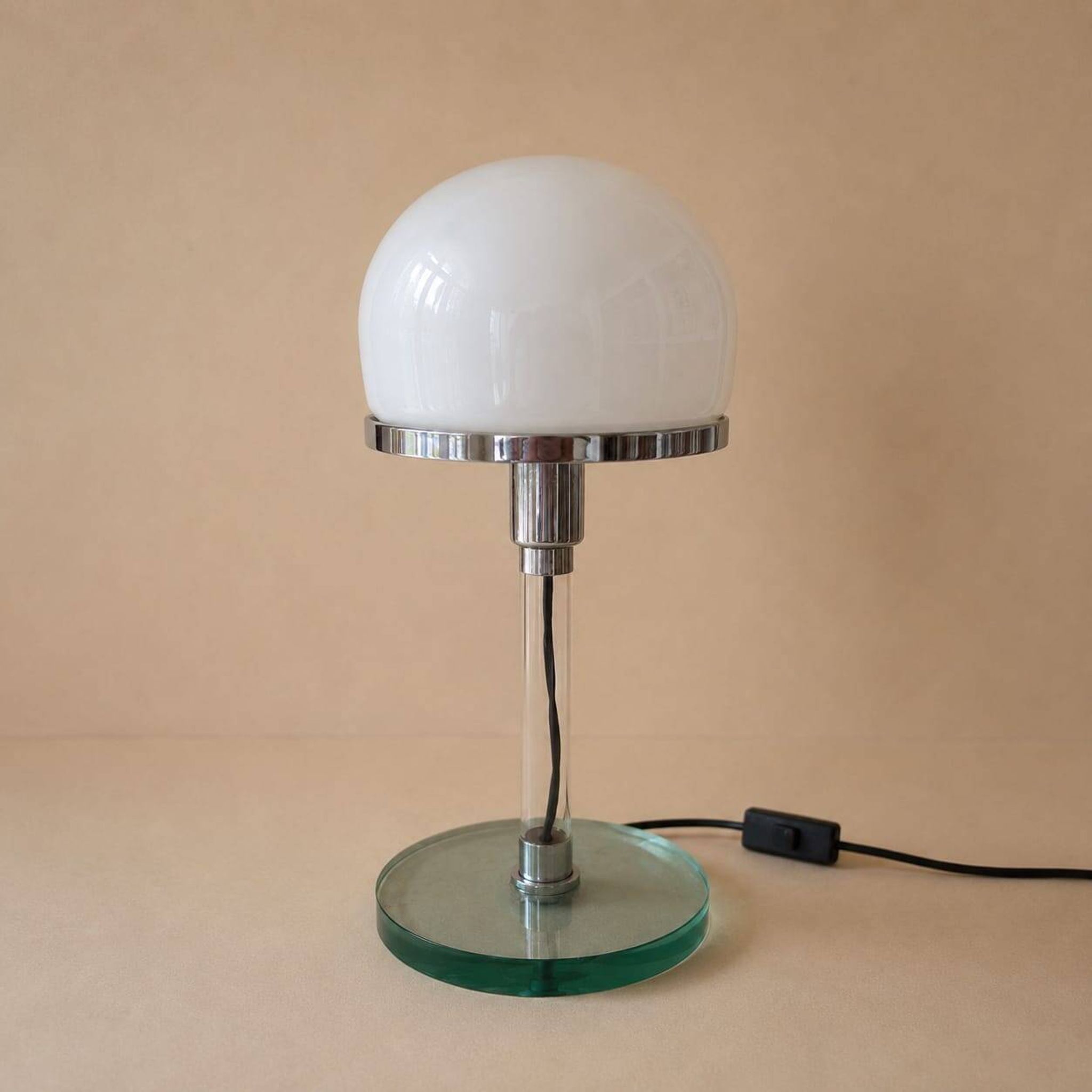 Metalarte Valentino WG24 Bauhaus table lamp, 1980s