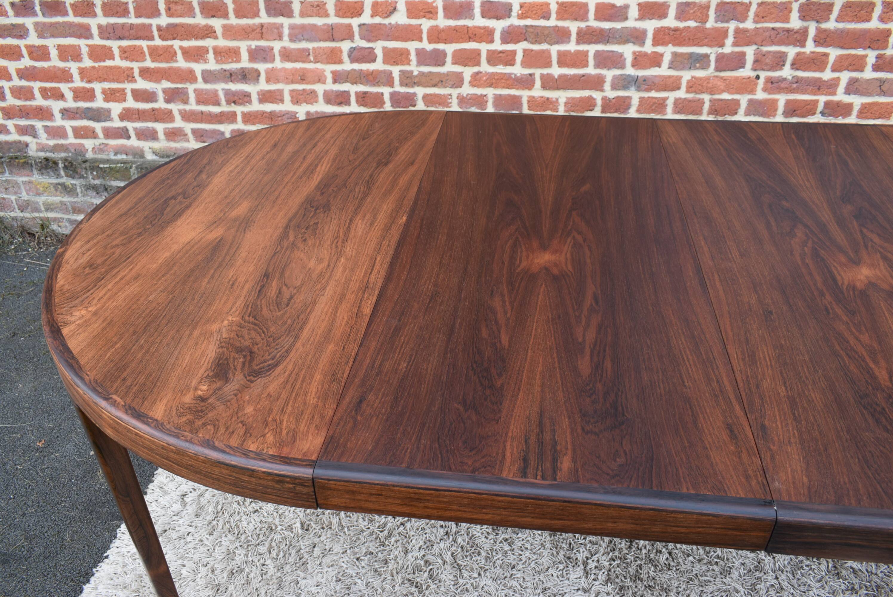 Rio rosewood table