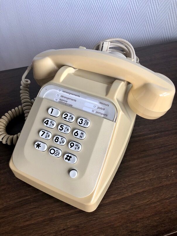 Socotel phone with keys from the 80s