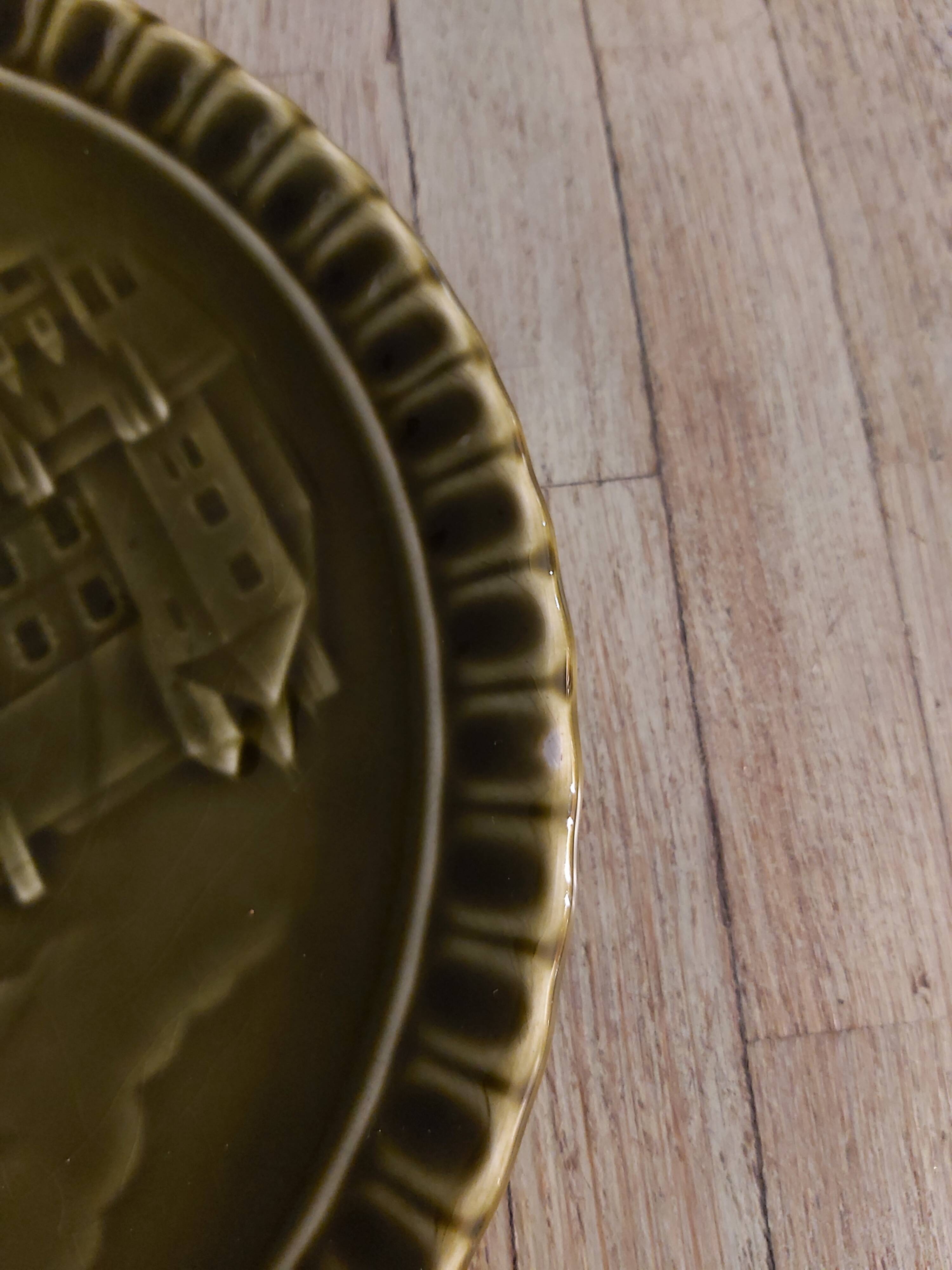 Plate faience of gien castle of gien