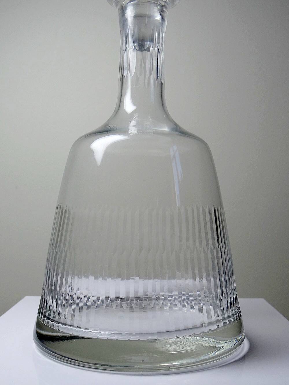 Large vintage/antique chic cut glass decanter/wine carafe