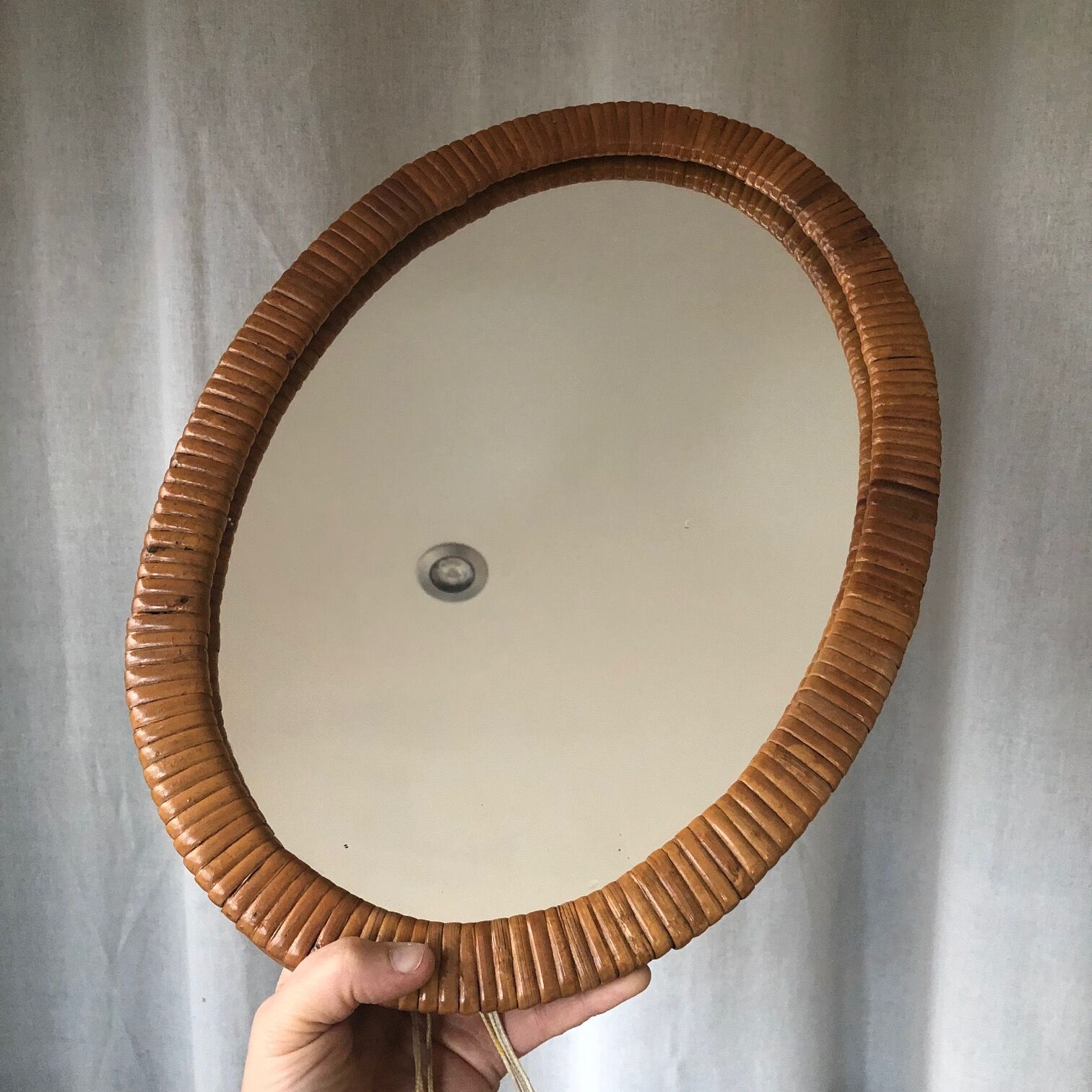 Miroir ovale vintage en osier