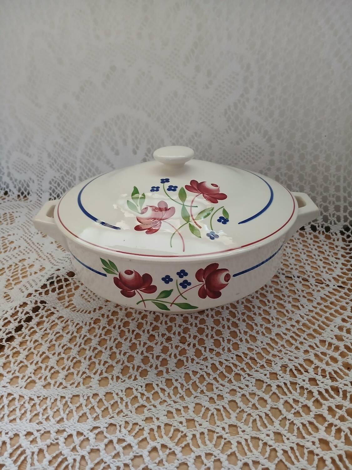 Antique "Bagatelle" soup tureen from Lunéville
