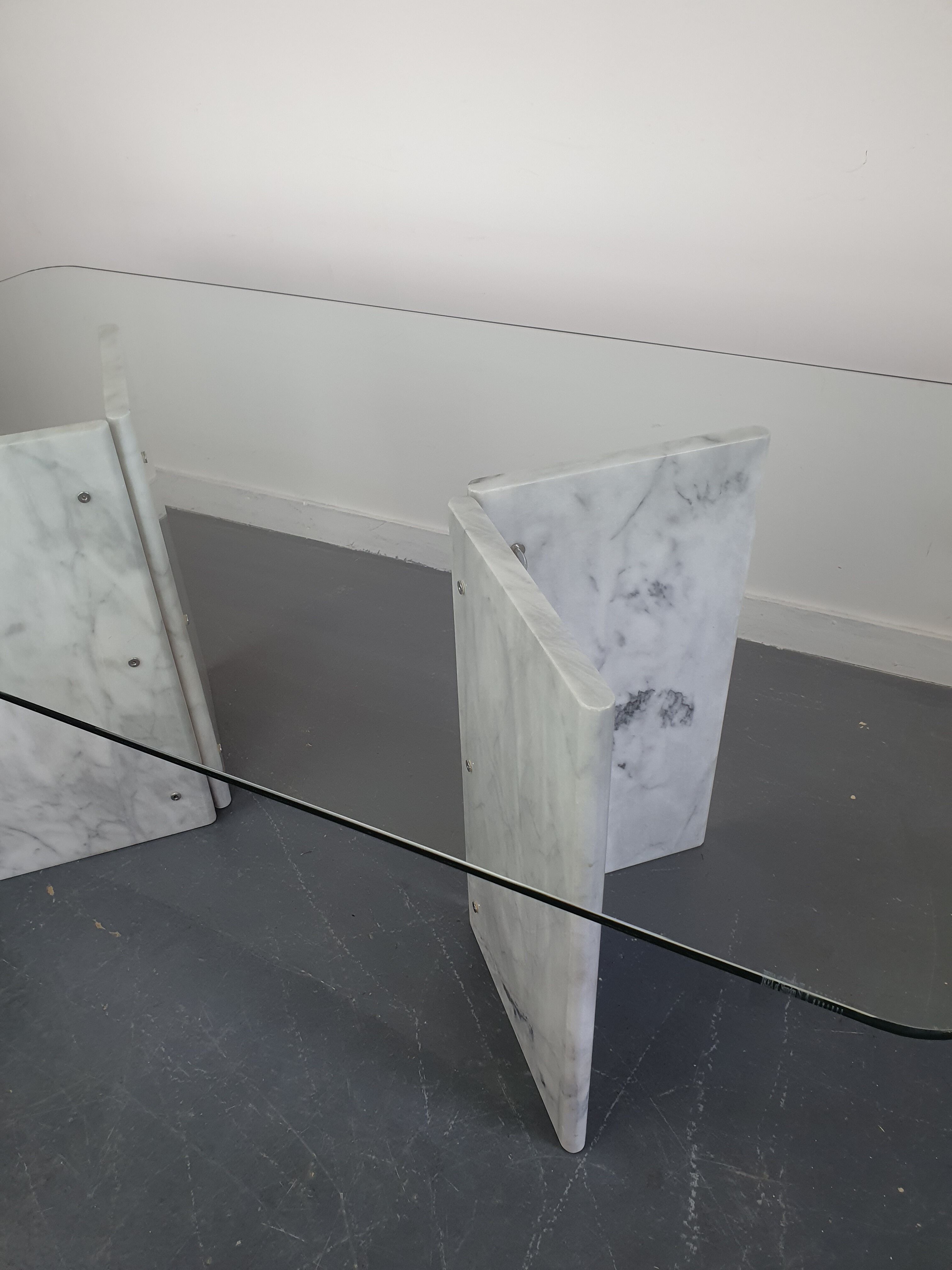 Dining table marble legs Roche Bobois