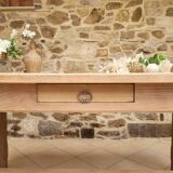 Farm table